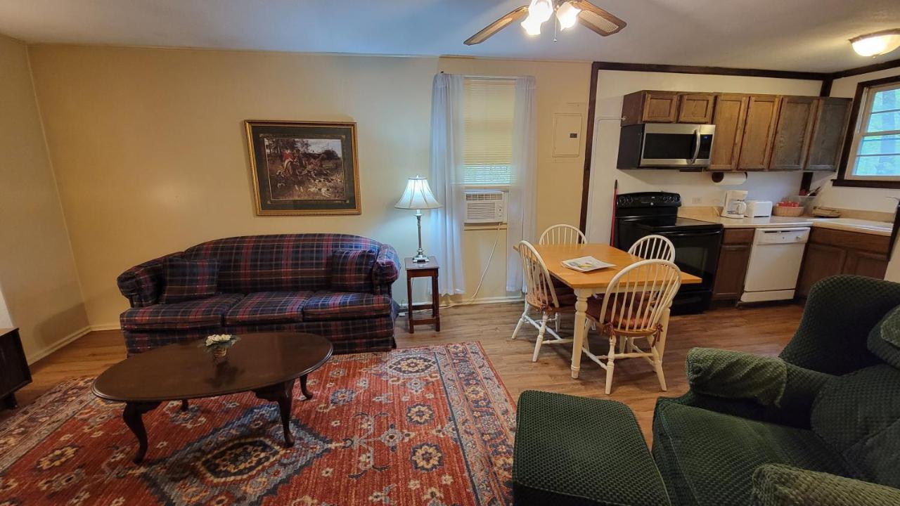Arrowmont Stables & Cabins Cullowhee エクステリア 写真