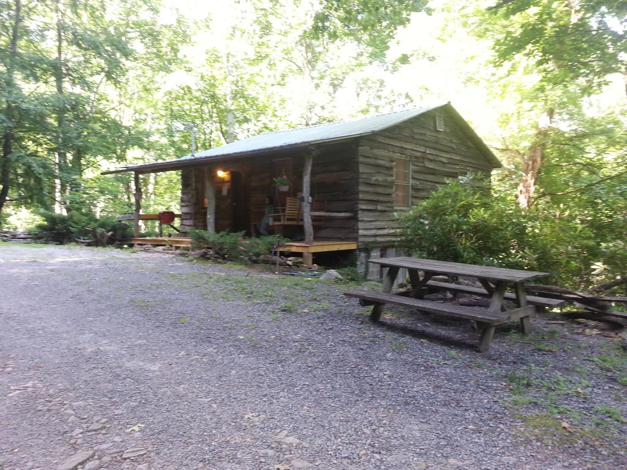 Arrowmont Stables & Cabins Cullowhee 部屋 写真