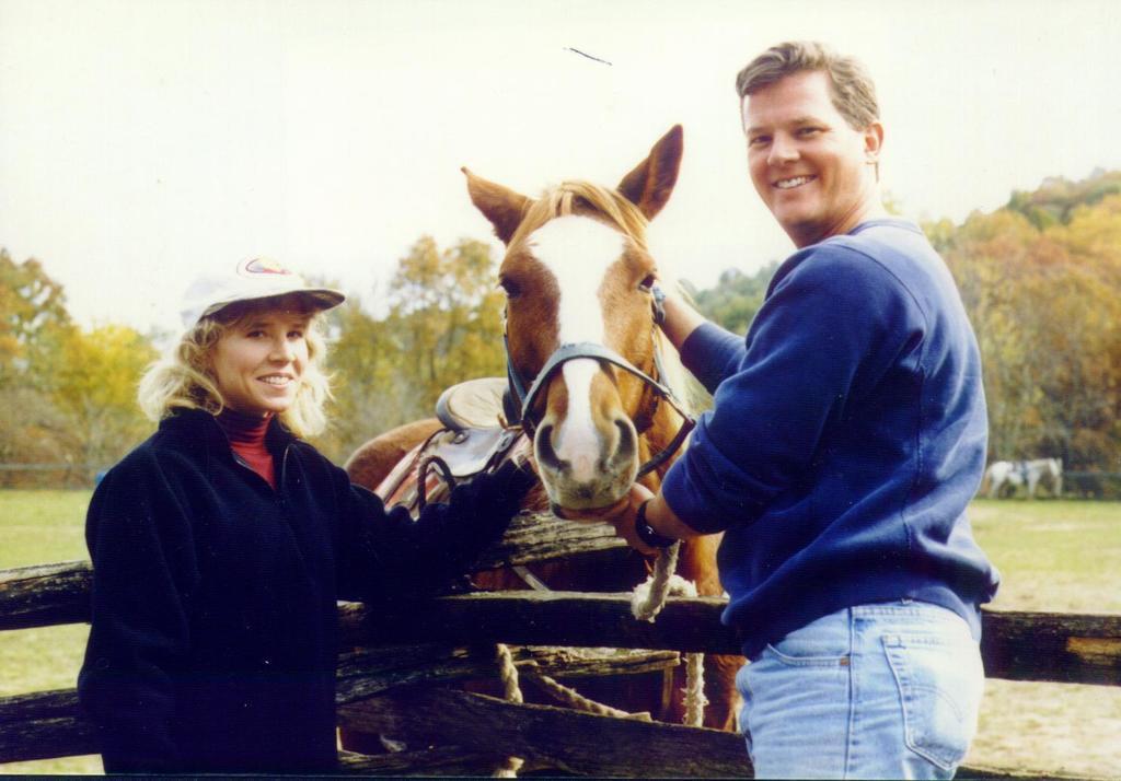 Arrowmont Stables & Cabins Cullowhee エクステリア 写真