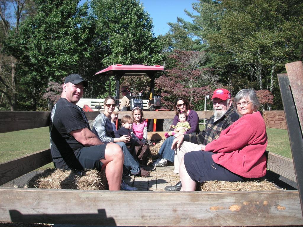 Arrowmont Stables & Cabins Cullowhee エクステリア 写真
